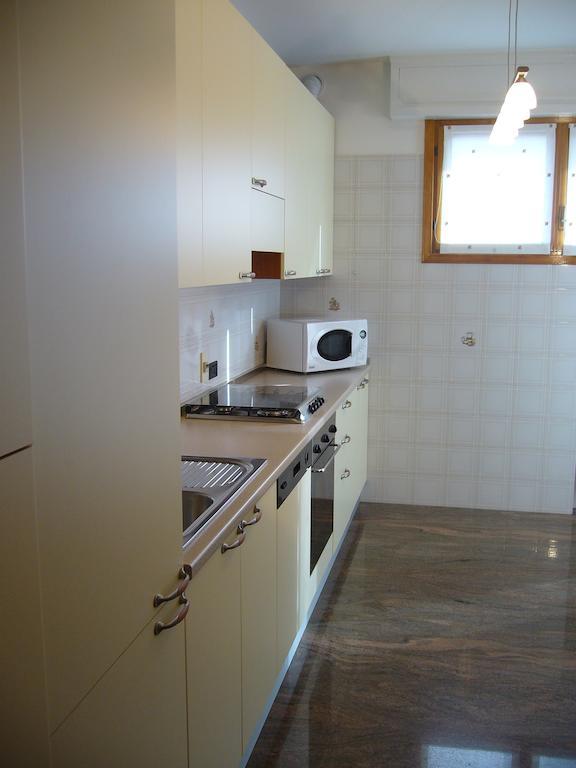 Aparthotel Feeling At Home Καστενάζο Δωμάτιο φωτογραφία